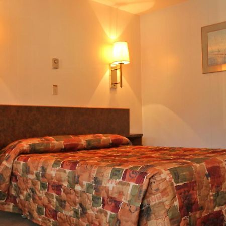 Sunset Motel Creston Εξωτερικό φωτογραφία