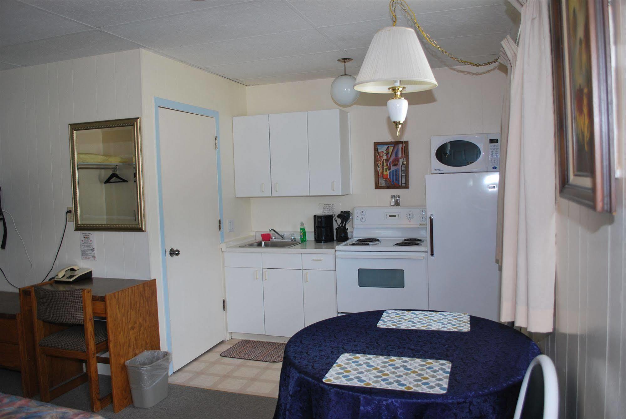 Sunset Motel Creston Εξωτερικό φωτογραφία