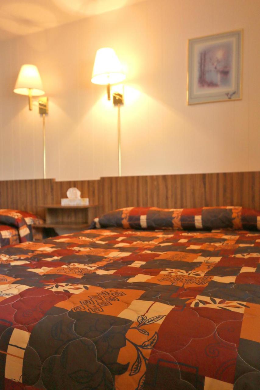 Sunset Motel Creston Εξωτερικό φωτογραφία